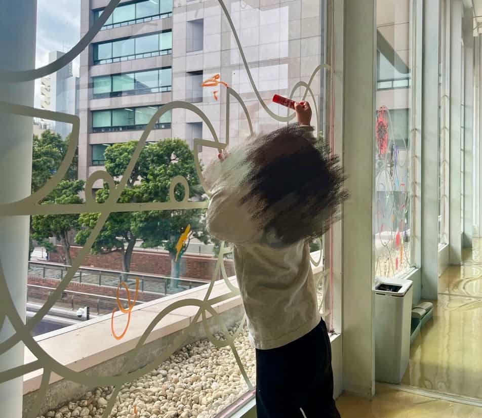 伊藤忠キッズパークで遊ぶ子ども