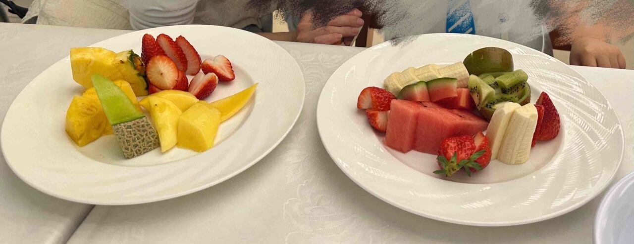 タカノフルーツティアラでの食事風景